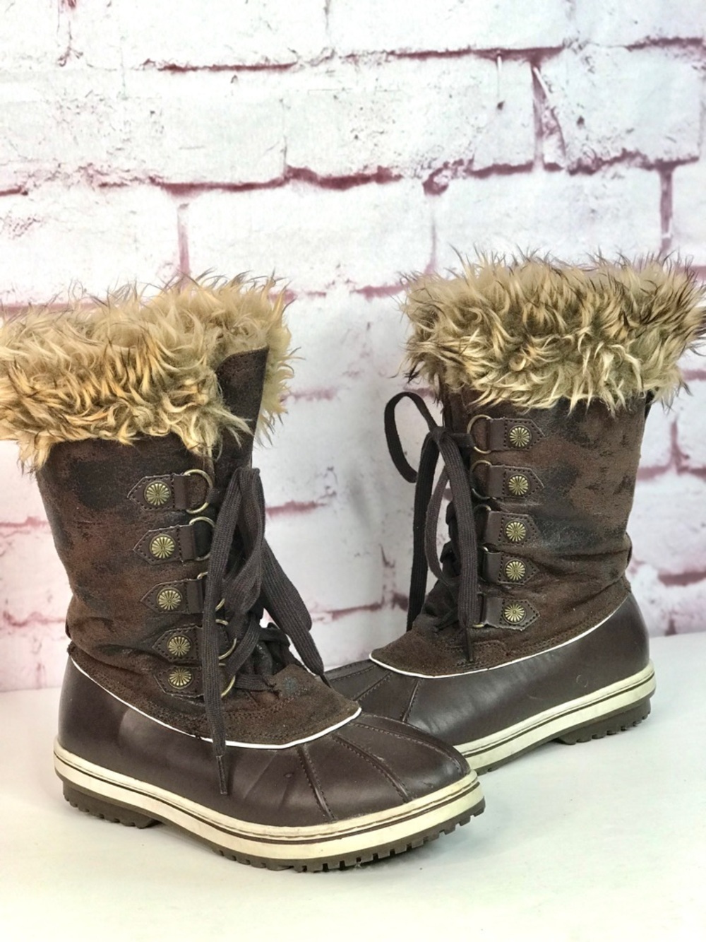 PARIS BLUES Fierce Faux Leather Faux Fur Lined Brown Lace Up Duck Boots Size 8